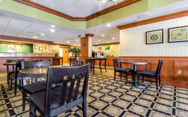 Quality Inn Lumberton North