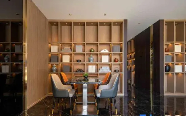 The GiorgioMorandi Hotels (Huangting Road Boya Jun)