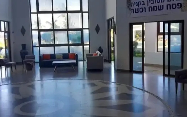 Nyali Beachfront Apartments Baobab waves