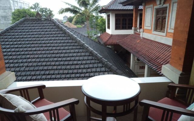 Brata Home Stay