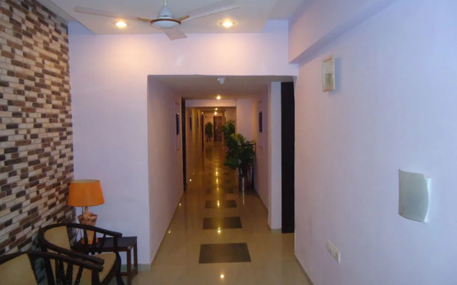 OYO 8786 Hotel Maan Residency