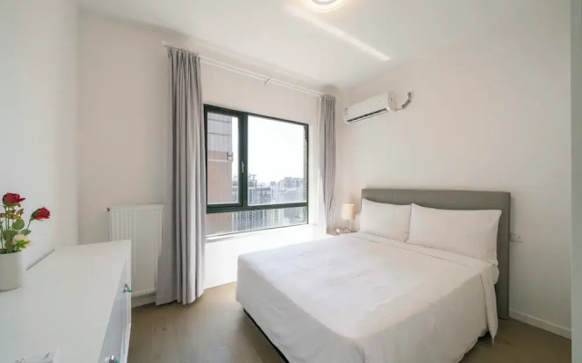 Tyms Elegant 4BR 2BA Apt Xujiahui Malls