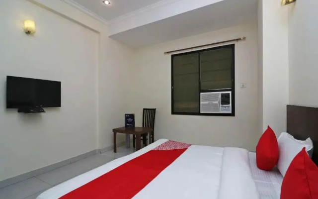 OYO 15685 The Grace Room