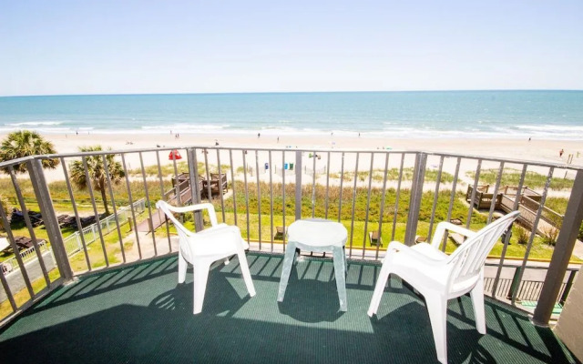 Court Capri Condos by Hosteeva