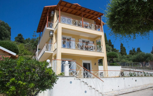 Brentanos Apartments ~ A ~ View of Paradise