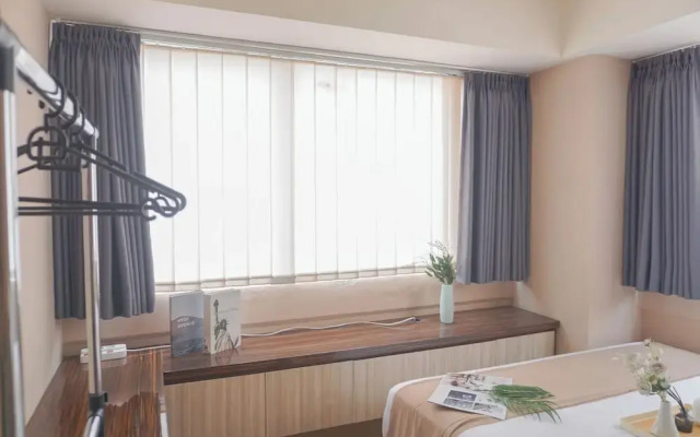 Homey And Cozy 3Br At Meikarta Apartment