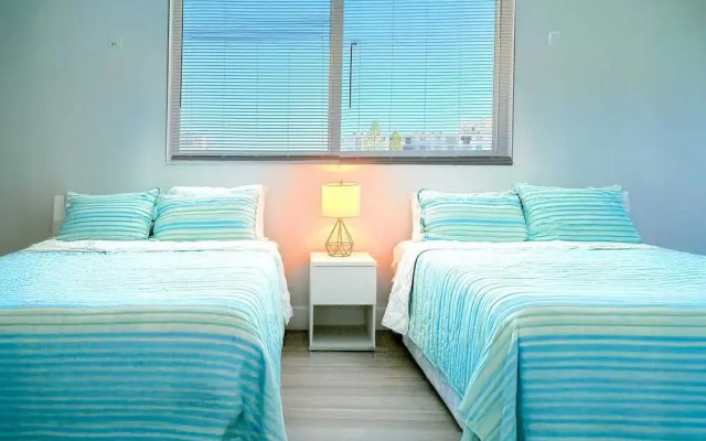 Top Location Waterfront Balcony Dream