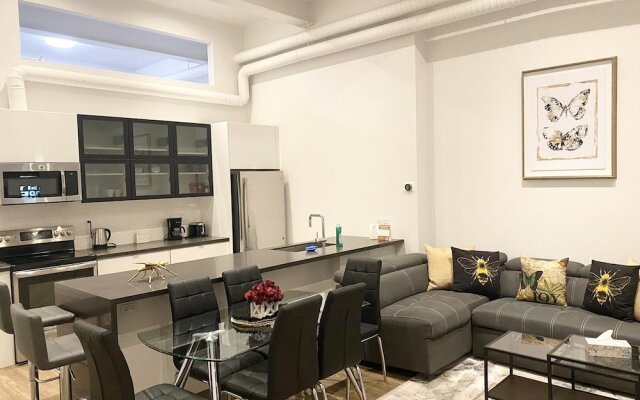 GLOBALSTAY. Dundurn LOFTS. Free parking