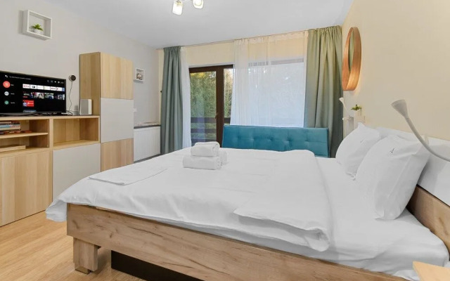 Cozy Studio with Panoramic Mountain View