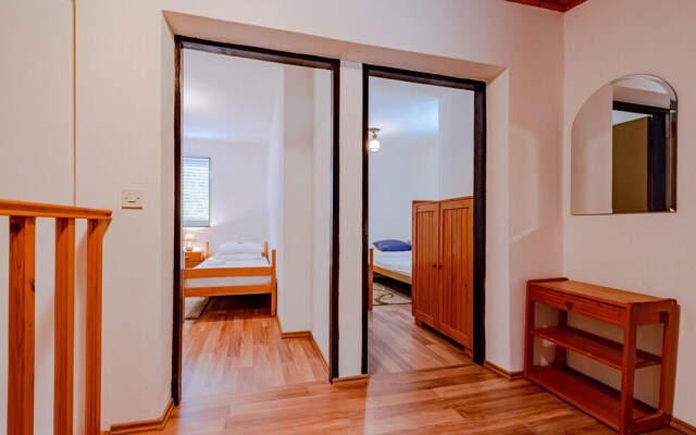 Stunning Home in Zavalatica With Wifi and 4 Bedrooms