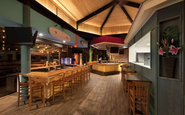 Surfbreak Virginia Beach Oceanfront, an Ascend Collection Hotel