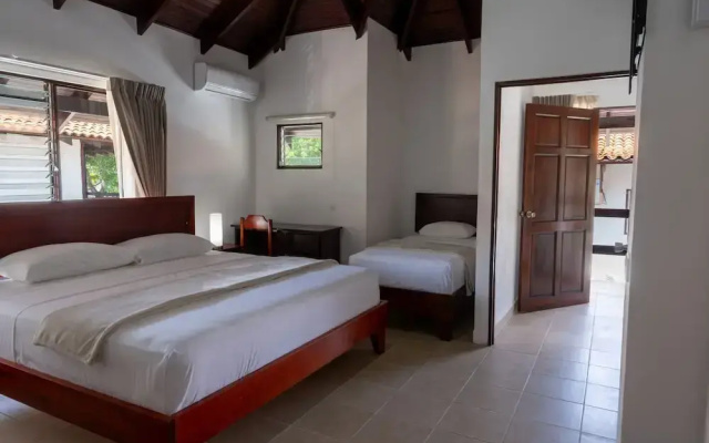 Fuego del Sol Beachfront Hotel