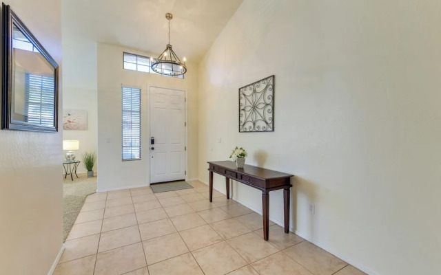 Private Pool & Patio: Family Retreat in Mesa