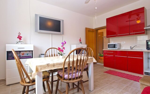 Apartment 1432