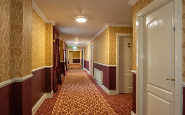 Citywest Aparthotel