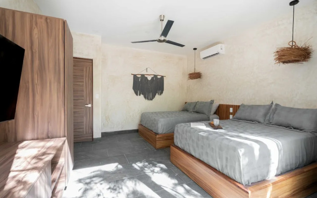 Twelve O’Clock Luxury Villas