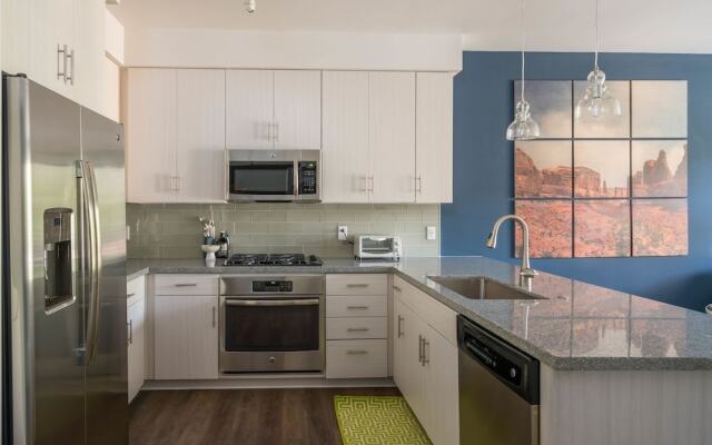 1br Luxury Apartment | Heated Pool by Wanderjaunt