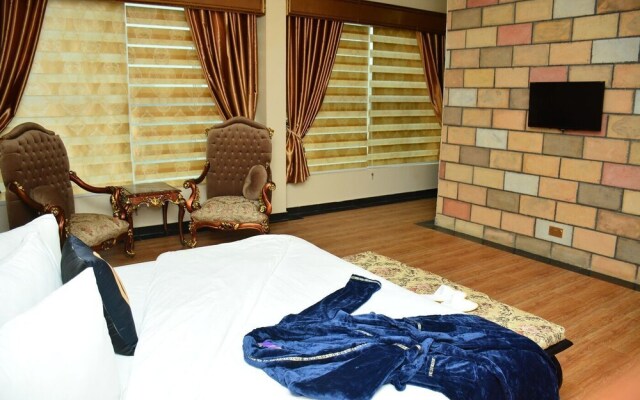 LJ Grand Resort