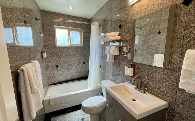 Quintessence ApartHotel