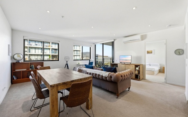 Charming 2BR Apartment Near Canberra's Attractions — 2-star hotel in Lyneham