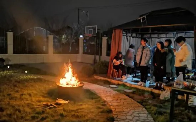 Shanghai Lingang Pengyuanju Maomao Homestay