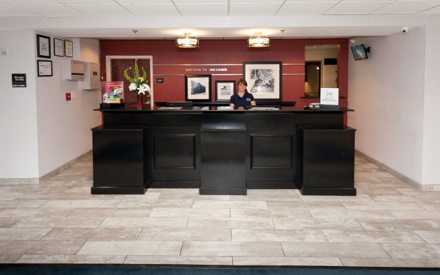Hampton Inn & Suites McComb