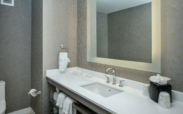 Holiday Inn Express & Suites Medford by IHG