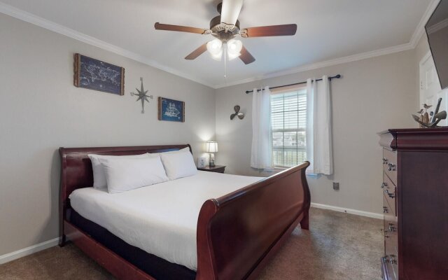 2br/2ba Full Condo w/ Pool & Gym, Sleeps 6