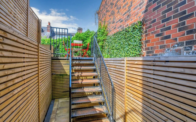 Ecclesall Road Apartment