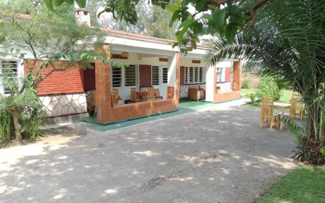 Colibri Taverne & Guest House
