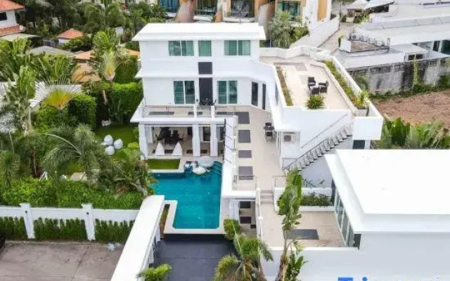 New 7BR Pool Villa with Slider - VVP31.4