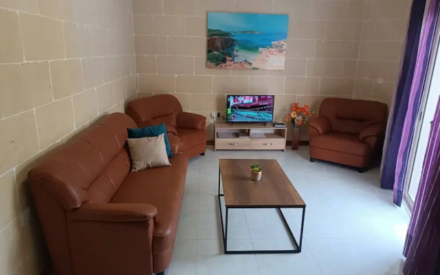 Sea and Country View 1st Floor Apartment