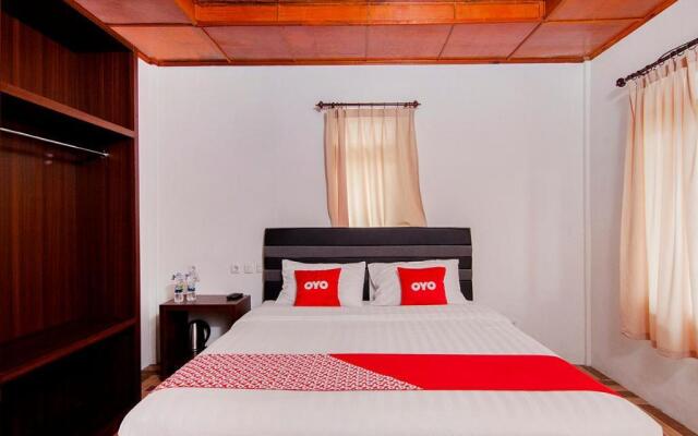 OYO 1812 Dg Inn