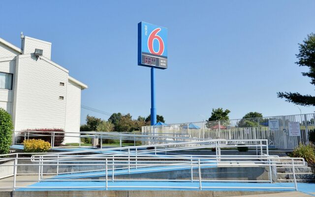 Motel 6 Nashua, NH - North