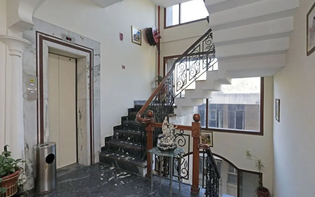 OYO Rooms GK 1