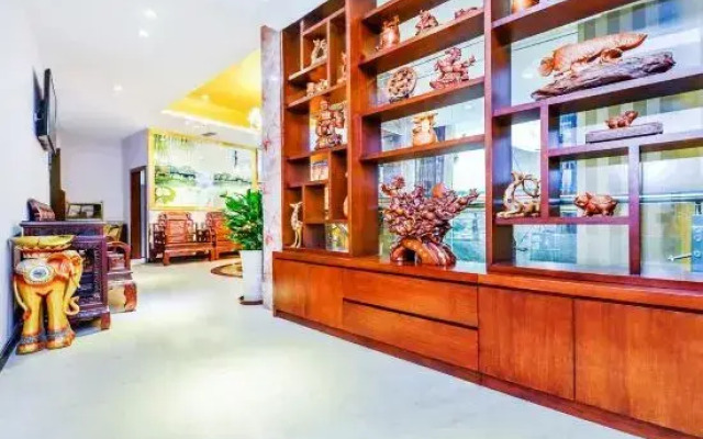 Chongqing Dihong Hotel (Three Gorges Square High-speed Railway Station)