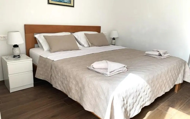 Lovely 1 Bedroom Apartment