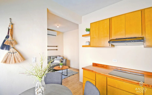 Cozy Stay with onsite Pool Near Malecon