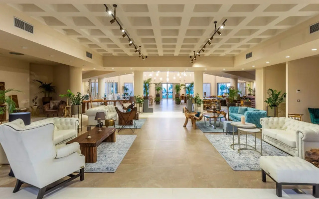 Elysian Luxury Hotel & Spa