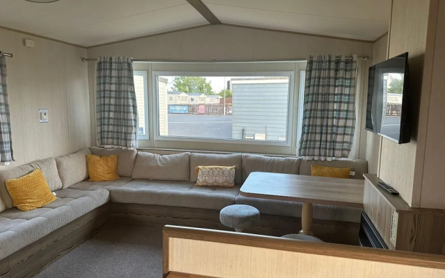 2br-sleeps6-wifi-freeparking-holidaypark