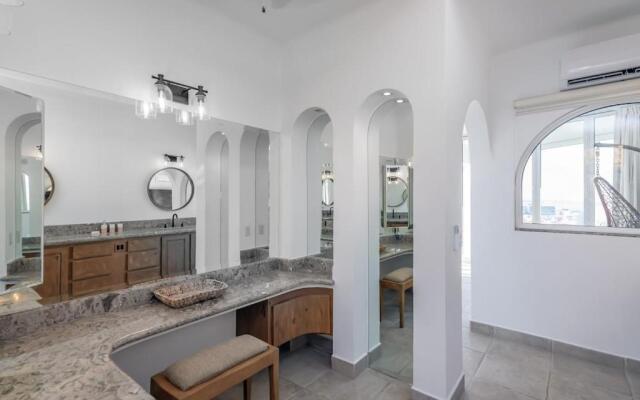 The one and only Pedregal Hollywood House