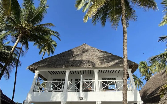African Paradise Beach Hotel