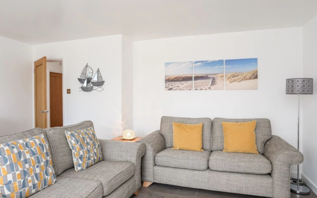 31 Beach Road