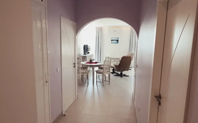 Elegant and Spacious Apartment With Sea Vieuw