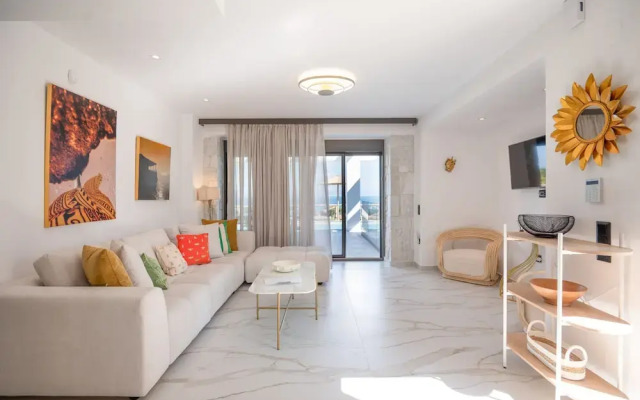 Olive Grove Panorama Suite Pende