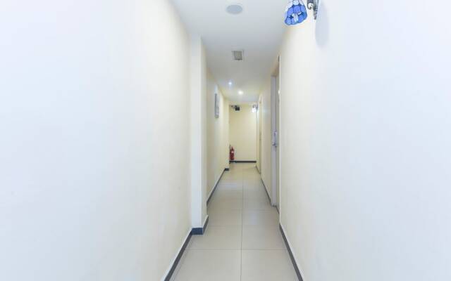 OYO 124 Hotel Seniman Sentul