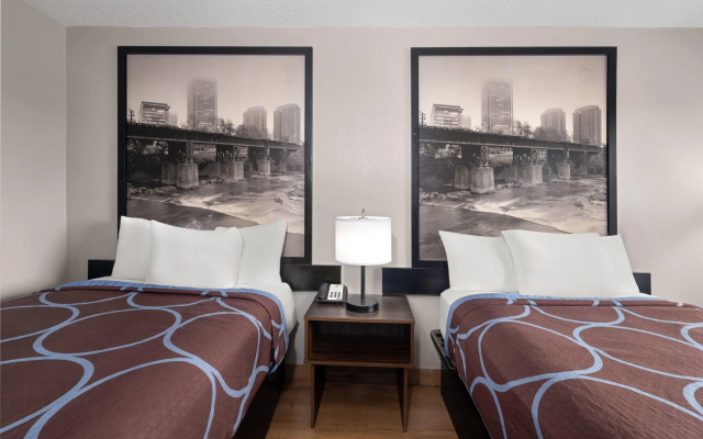 Super 8 by Wyndham Farmville