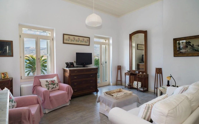 Seafront Own Ouse - Sleeps 6 - 5min Walk To the Beach