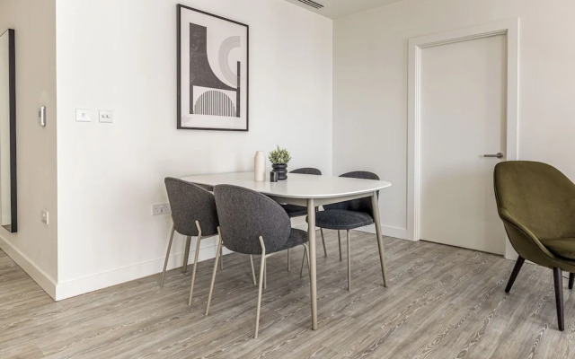 Stratford Apartments by Urban Rest