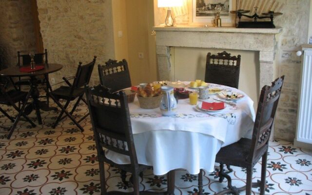 Pavillion du Chateau de Saint Augustin